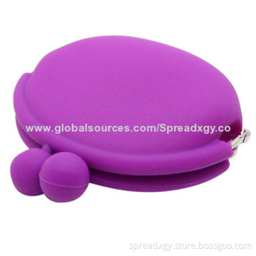 Coin purse with silicone material